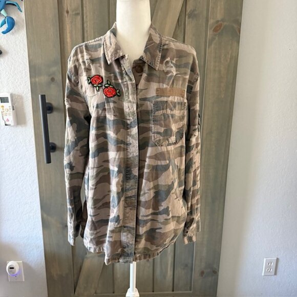 Treasure & Bond Womens L Boyfriend Fit Button-up Shirt Camo Embroidered Patches - Picture 1 of 5